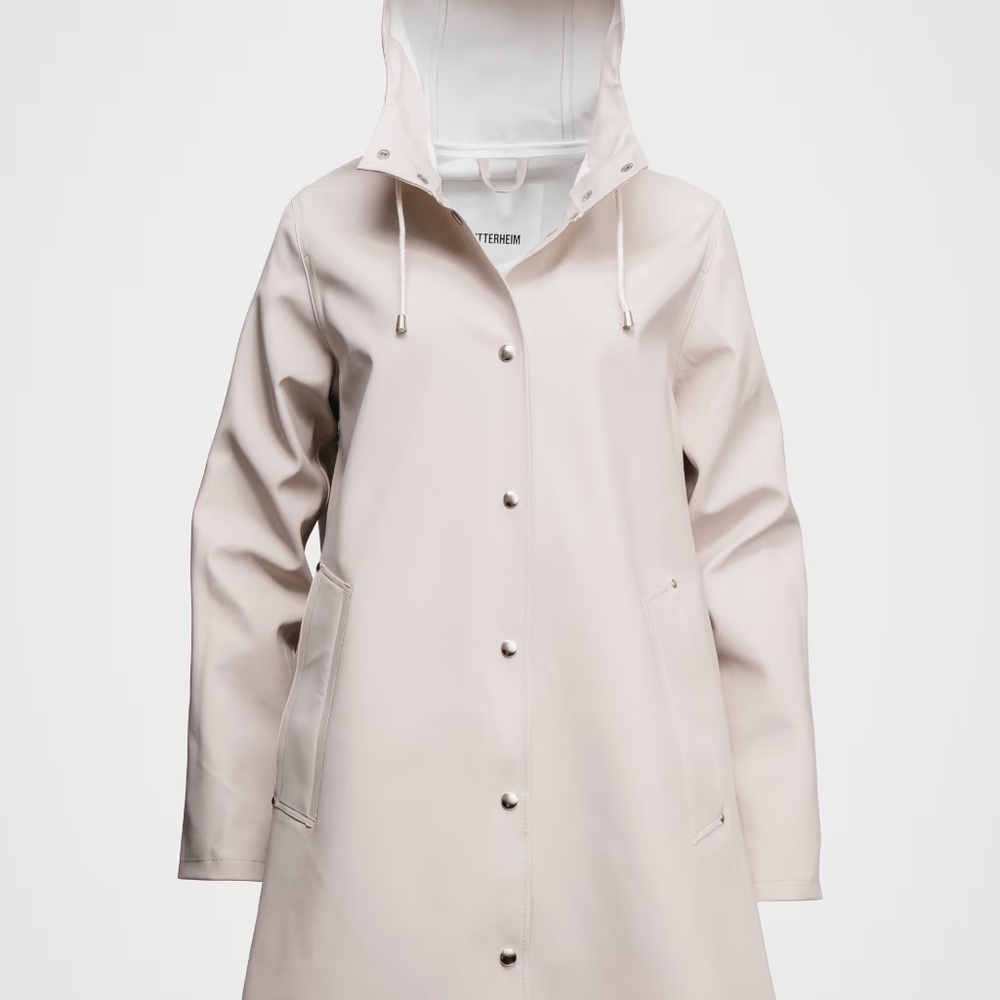 Stutterheim Moseback Raincoat--size medium